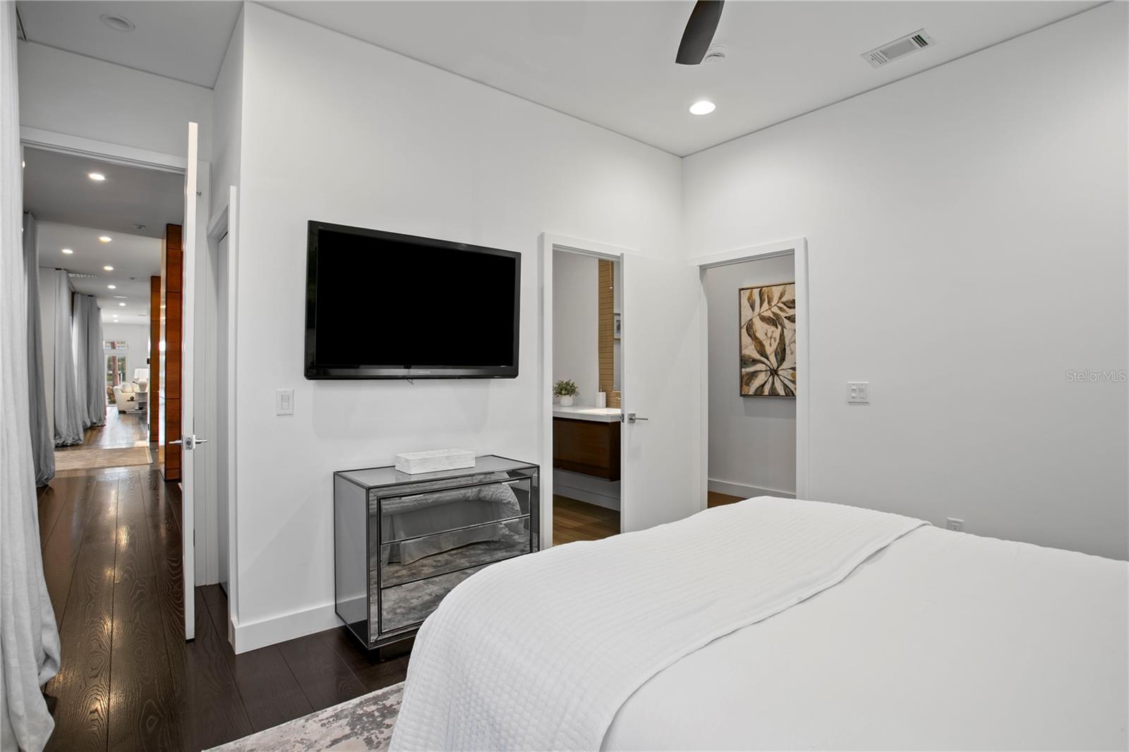 Guest retreat on 1st floor steps from indoor/outdoor living