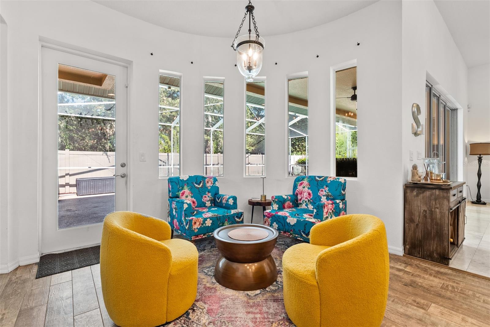 We LOVE this kitchen seating area!