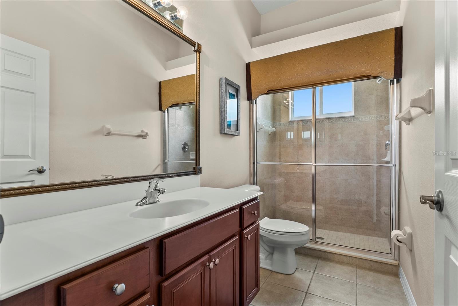 Downstairs full bath