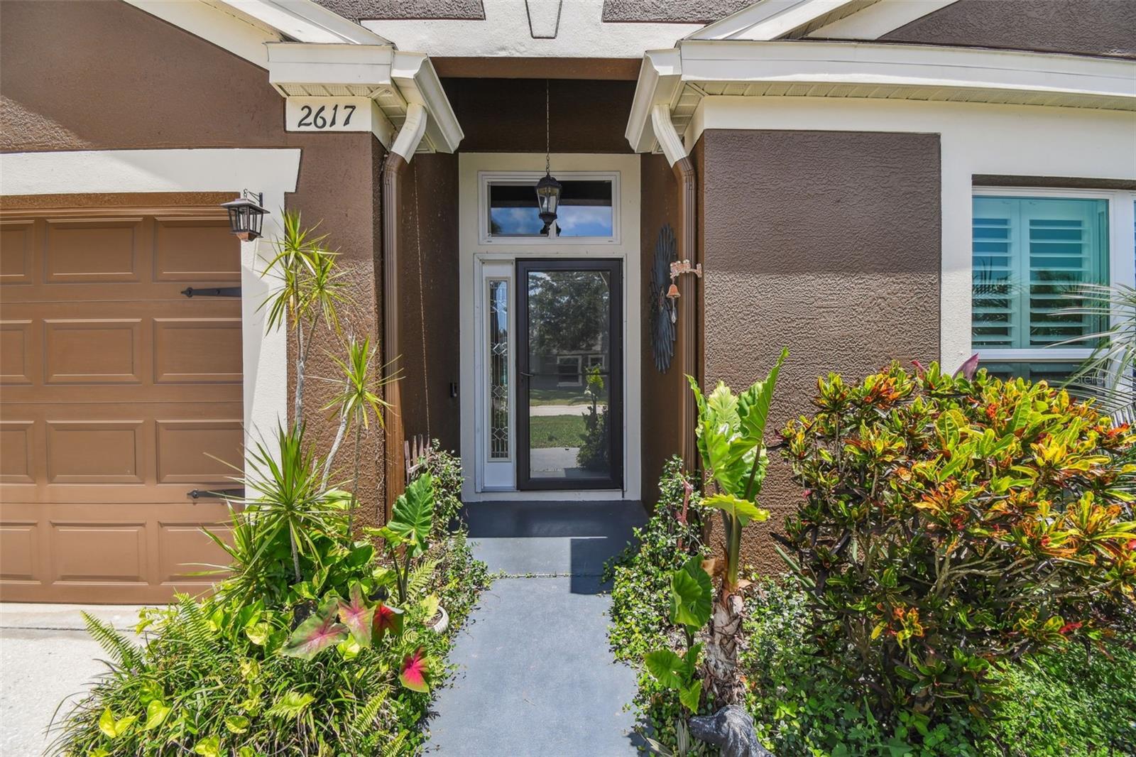 Glass storm door