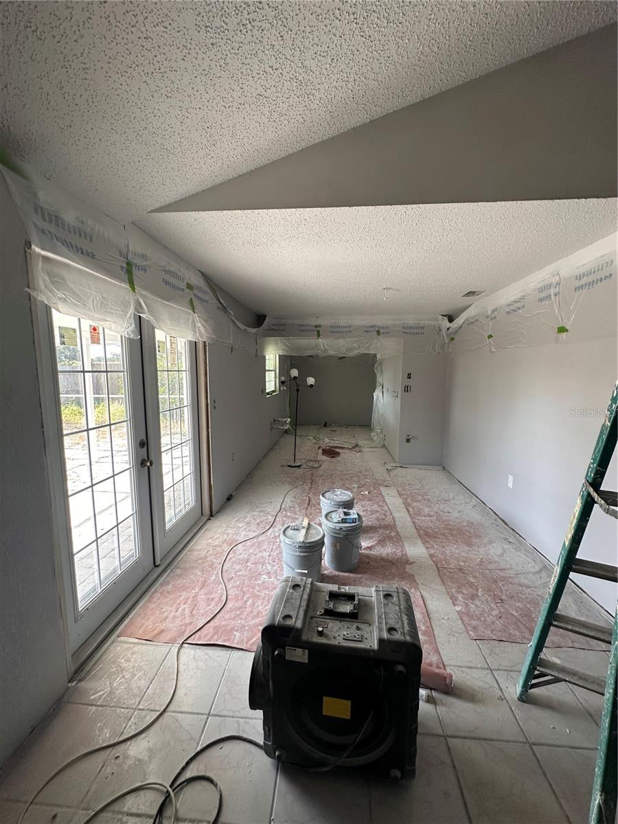 Dining into Kitchen