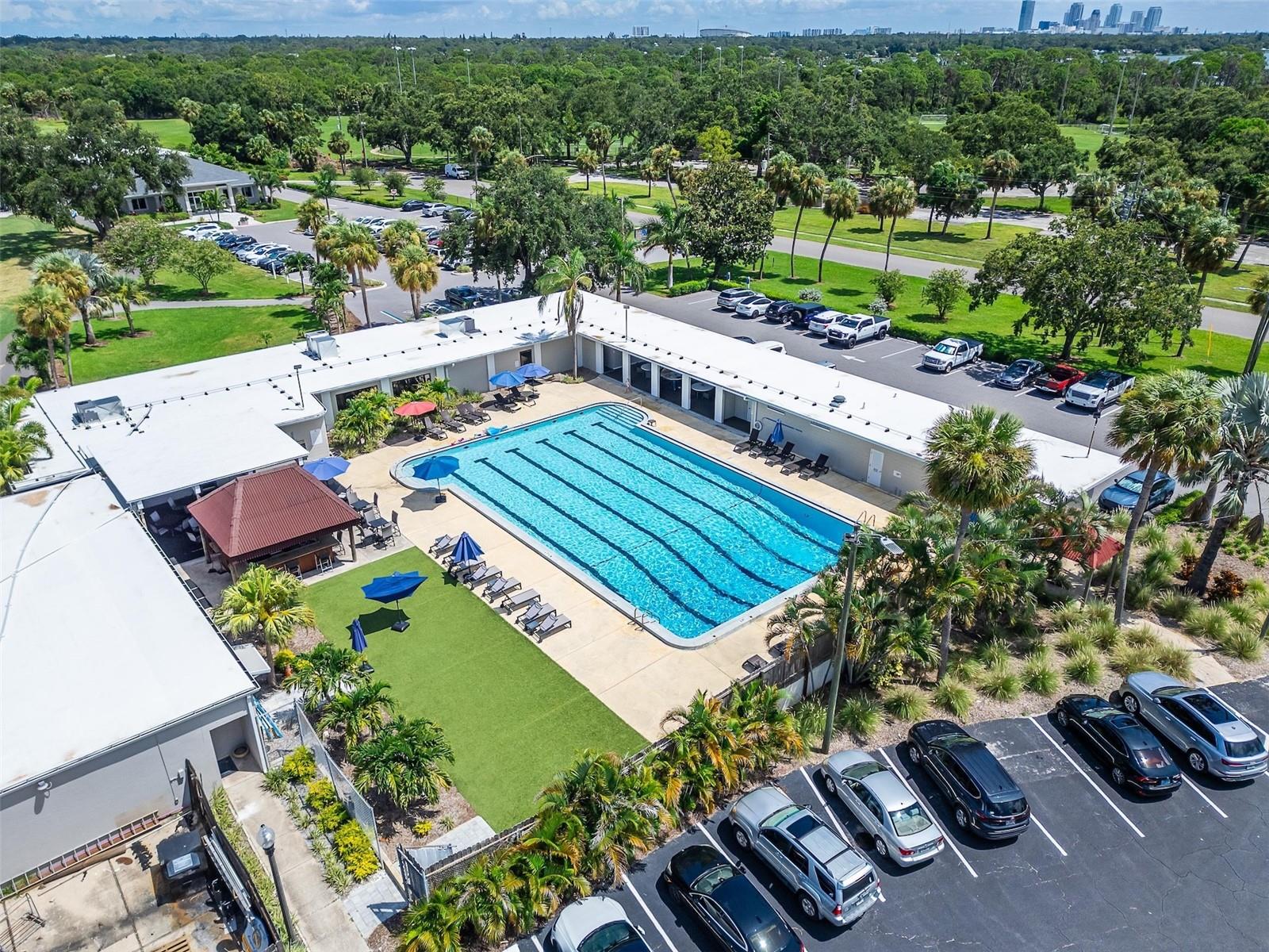 St. Petersburg Country Club amenties