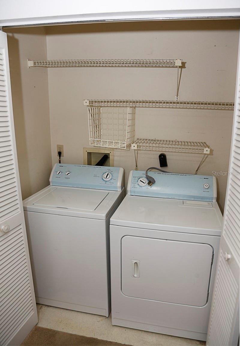 washer & dryer stay