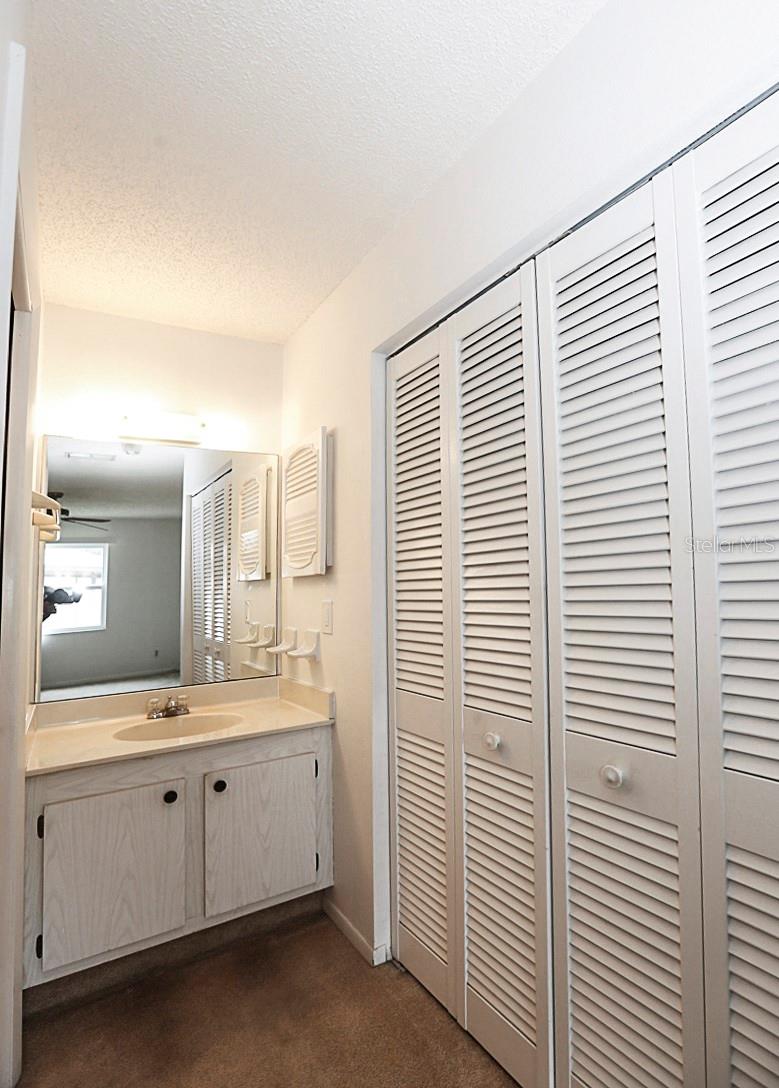 en suite bath and closet (1 of 2)