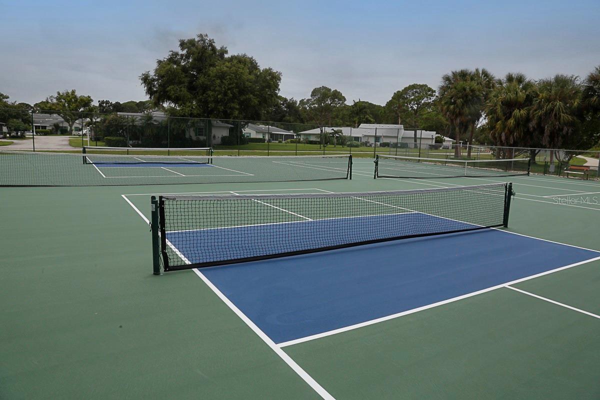 Pickleball & tennis courts
