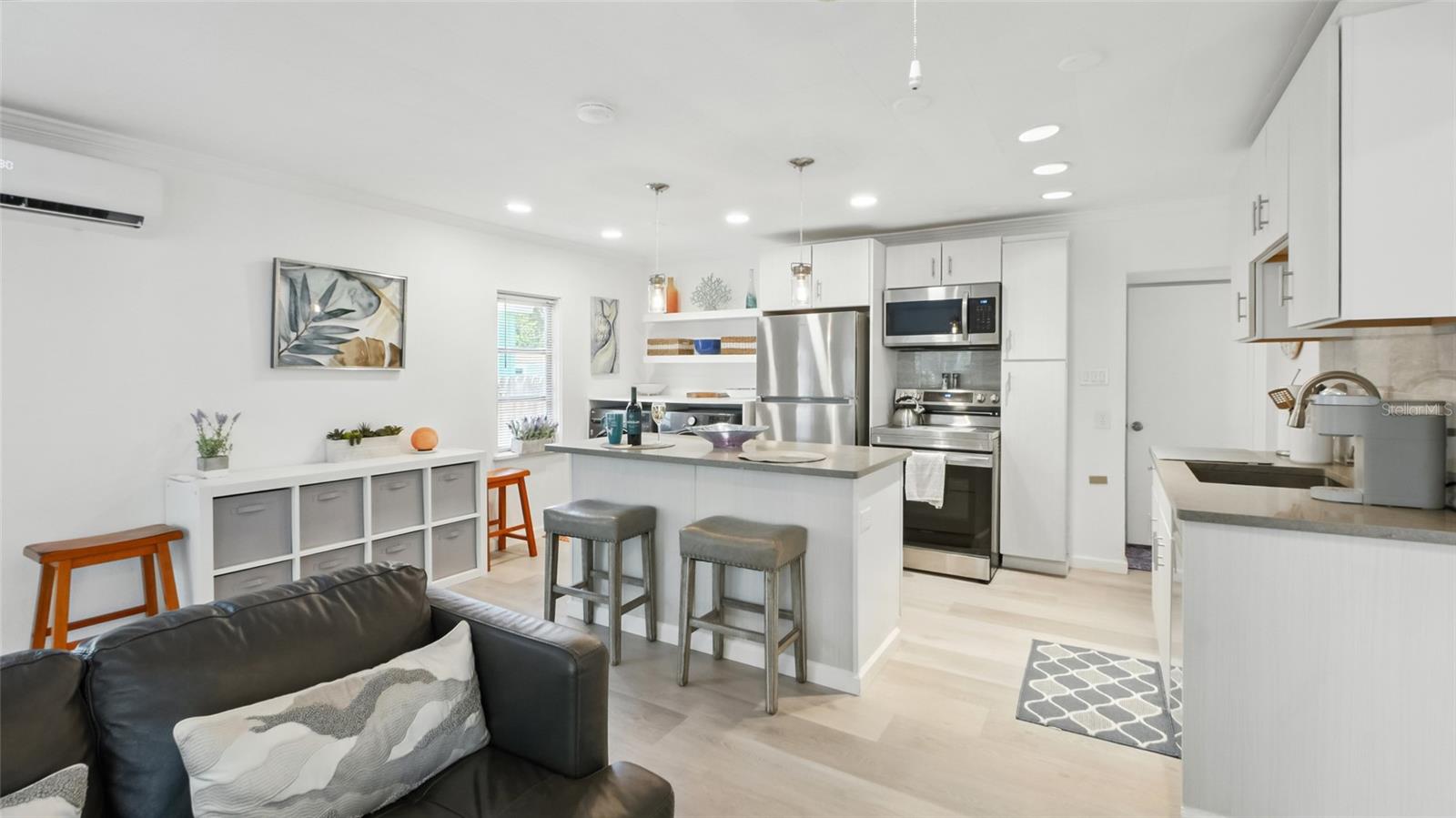Front unit fresh and remodeled with open concept living