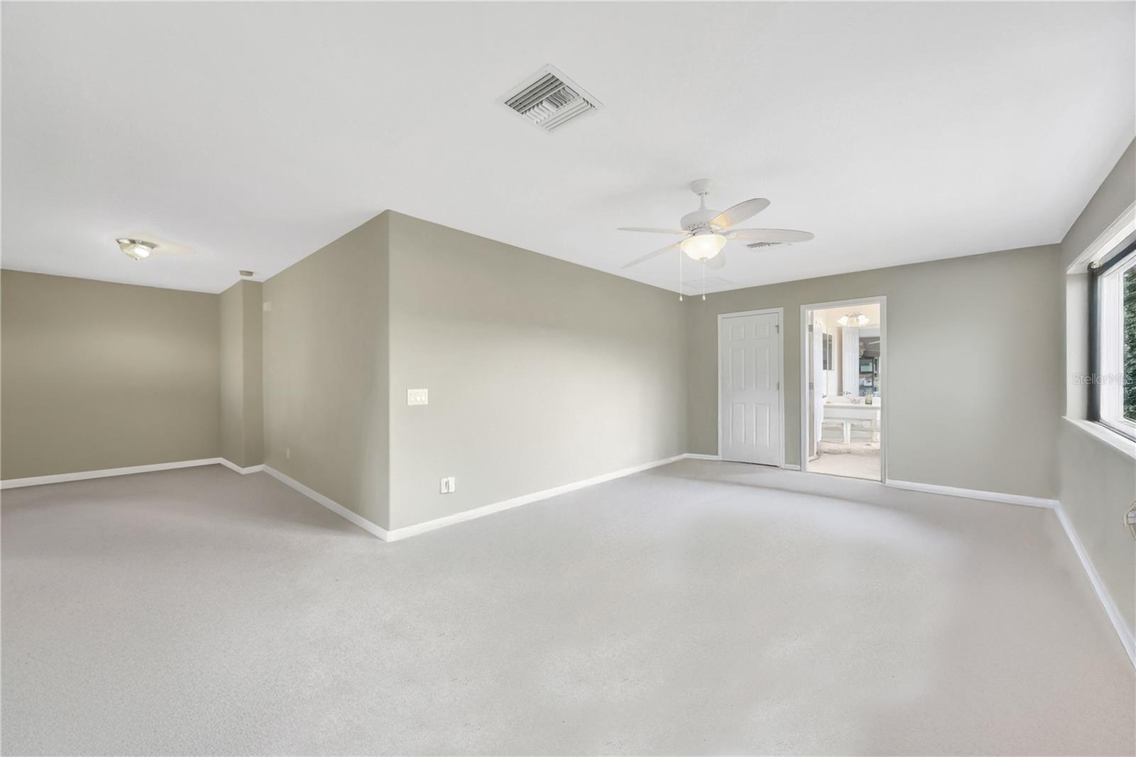 Bonus room/5th bedroom