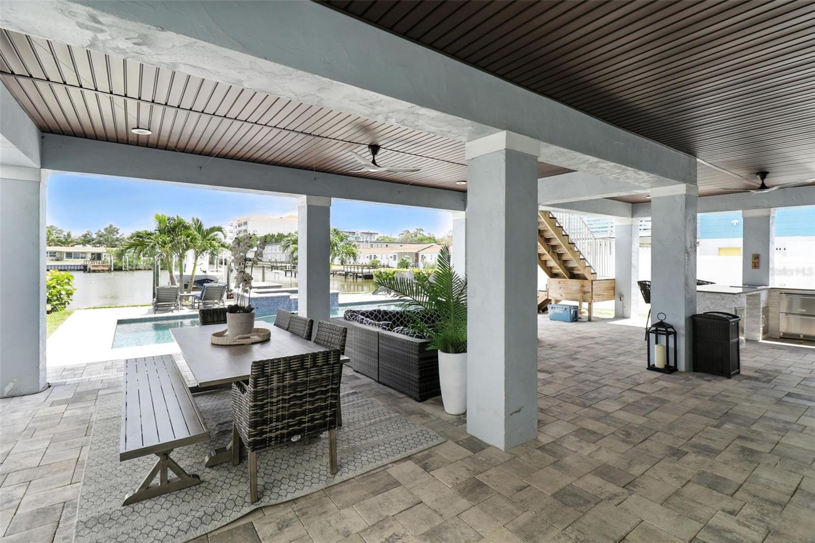 1st floor entertaining paradise!
