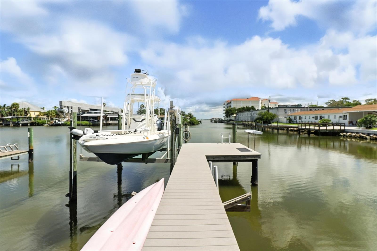 10,000 boat lift