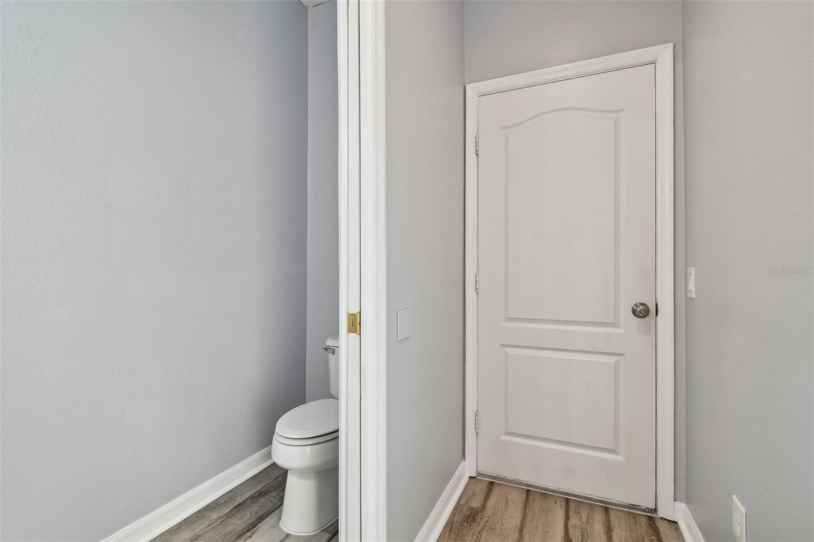 1/2 Bathroom