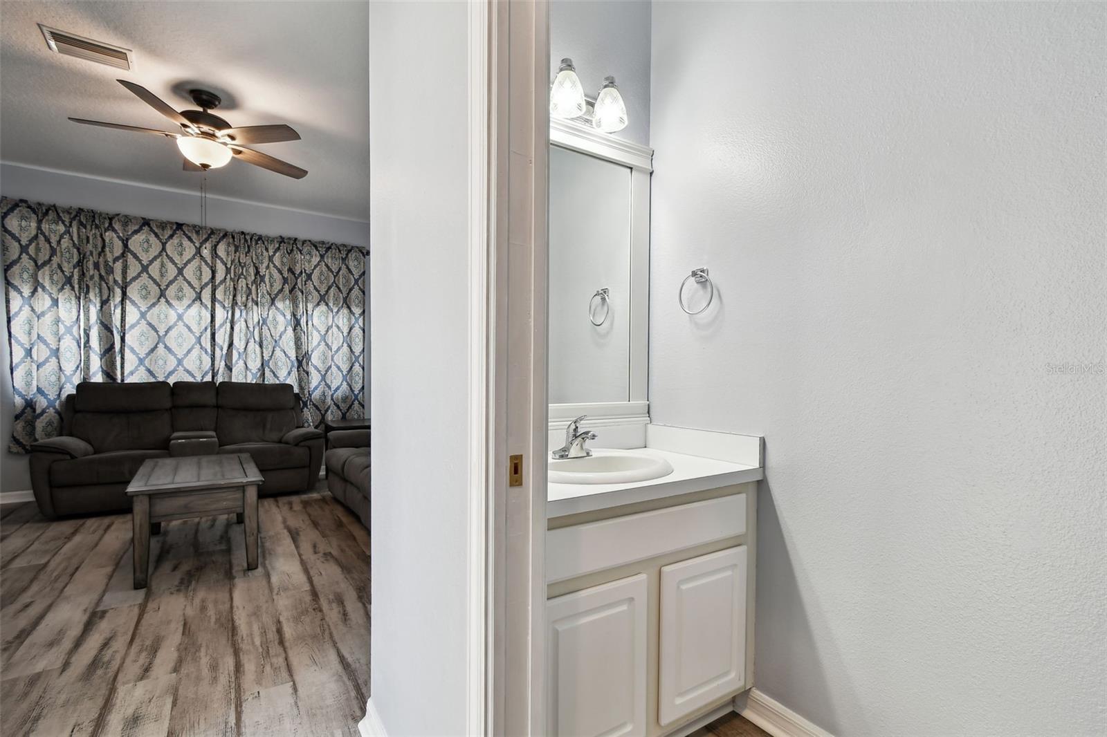 1/2 Bathroom