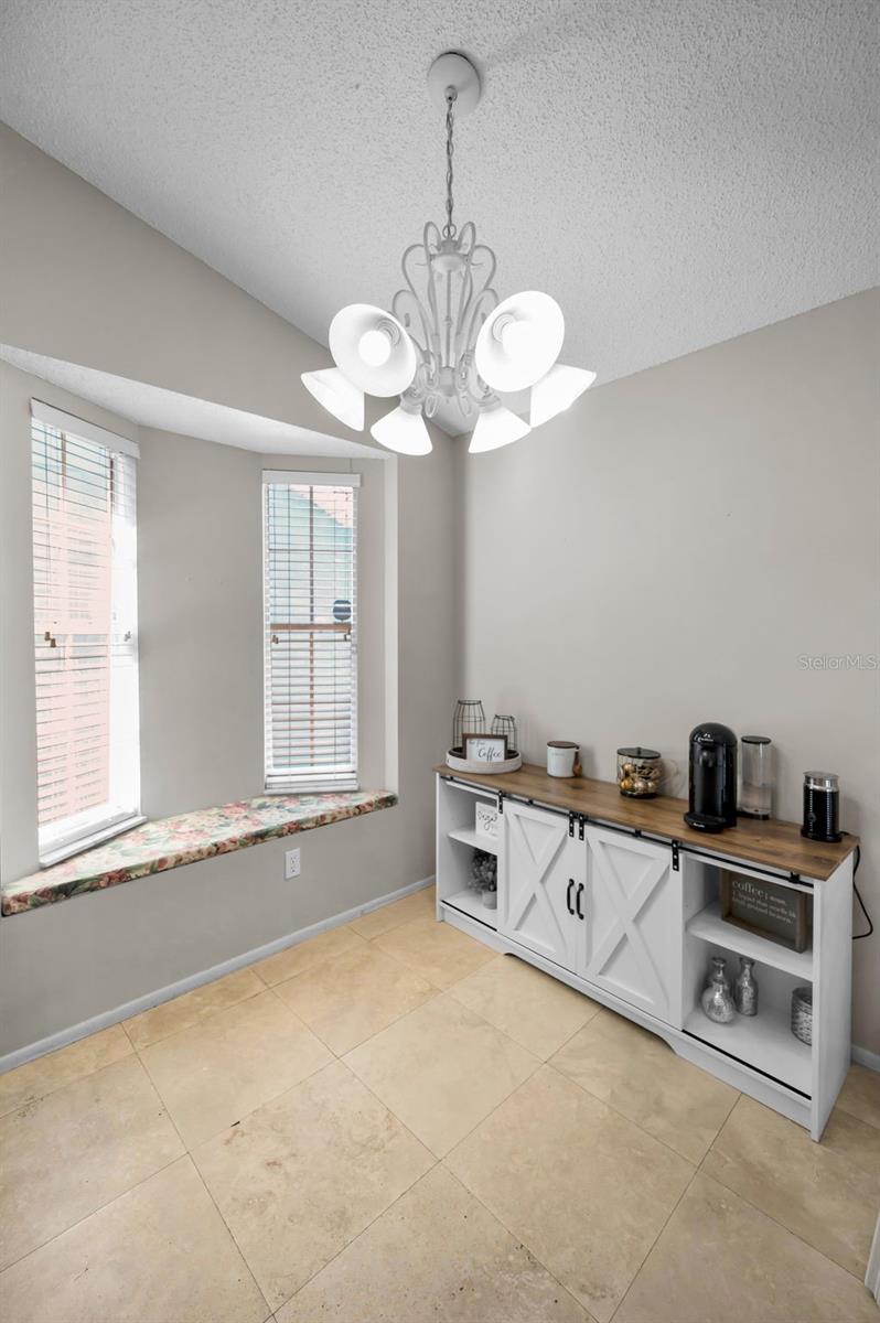 breakfast nook - room for table and chairs