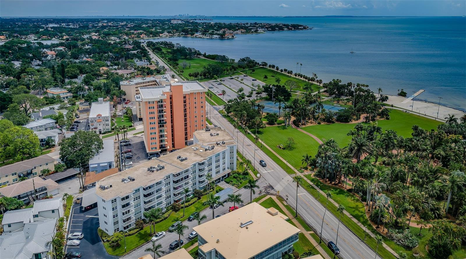 Park Shore Condo's proximity to the bay but not in a flood zone!
