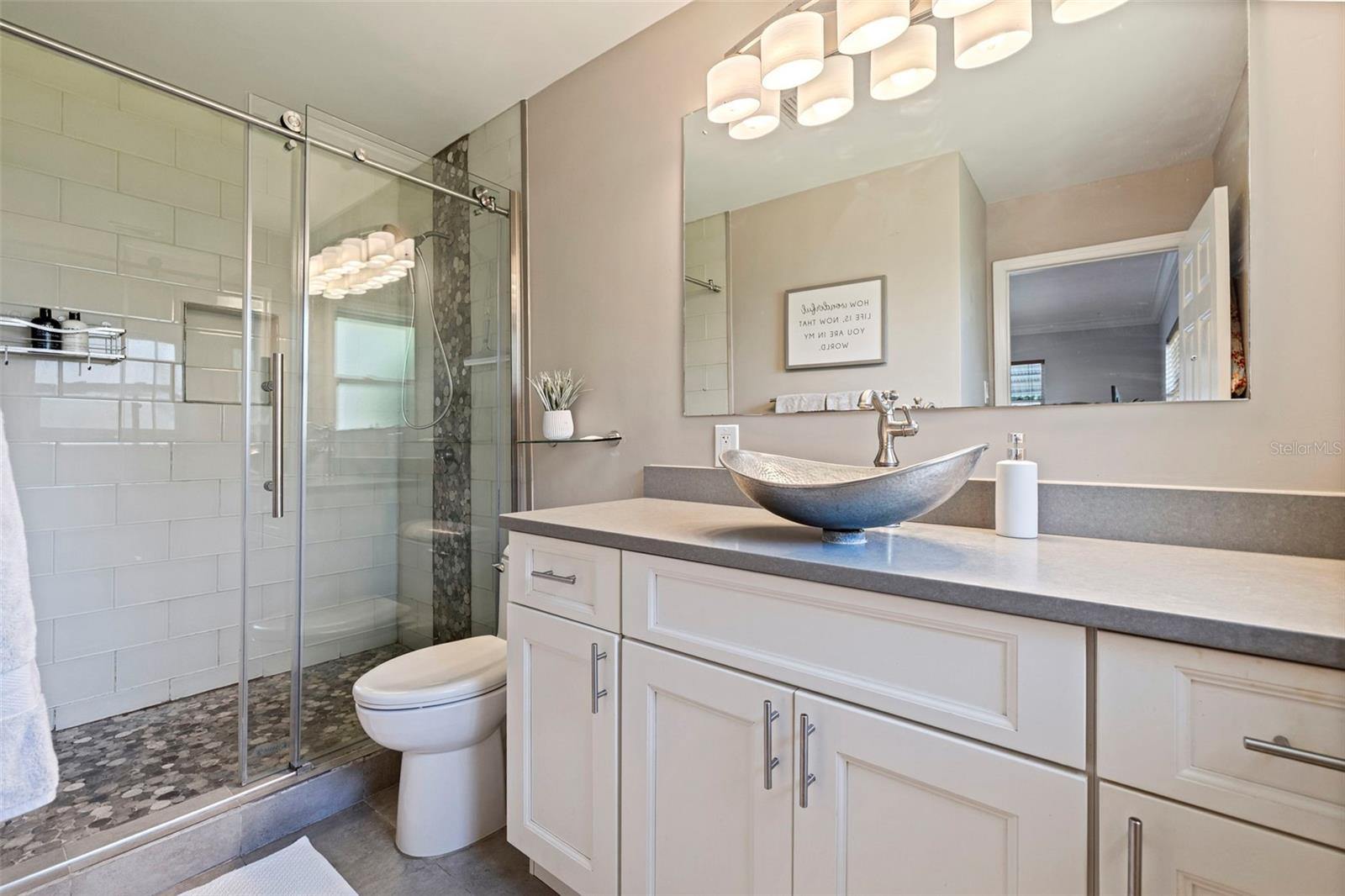 Primary En-Suite Bath
