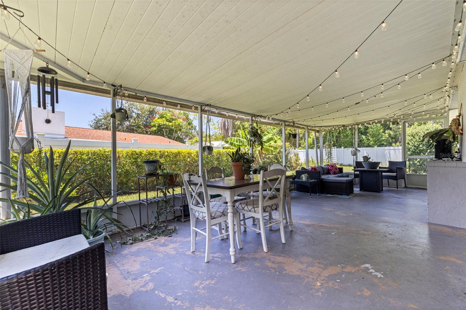 Screened-In Lanai