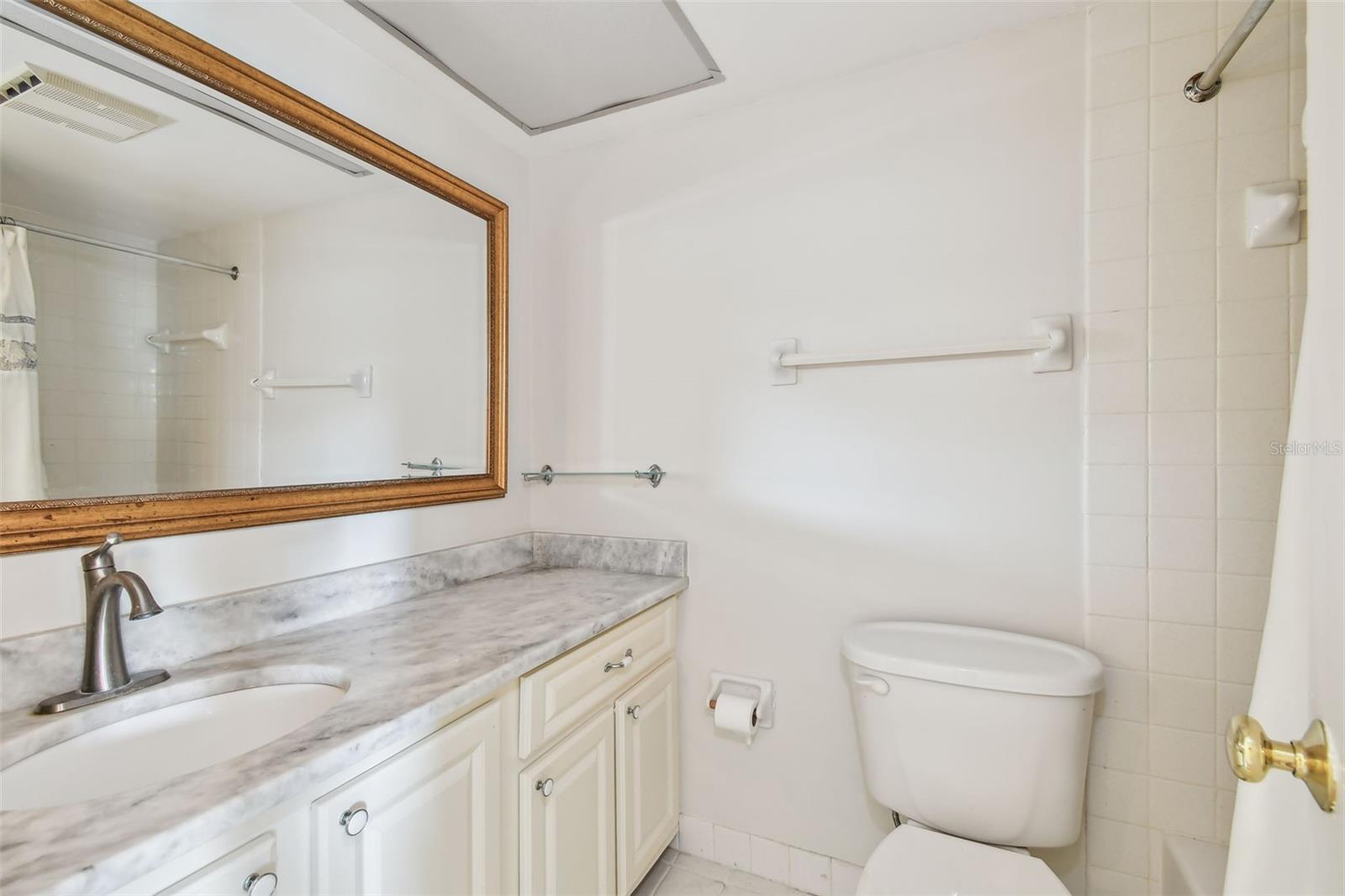 Primary En Suite