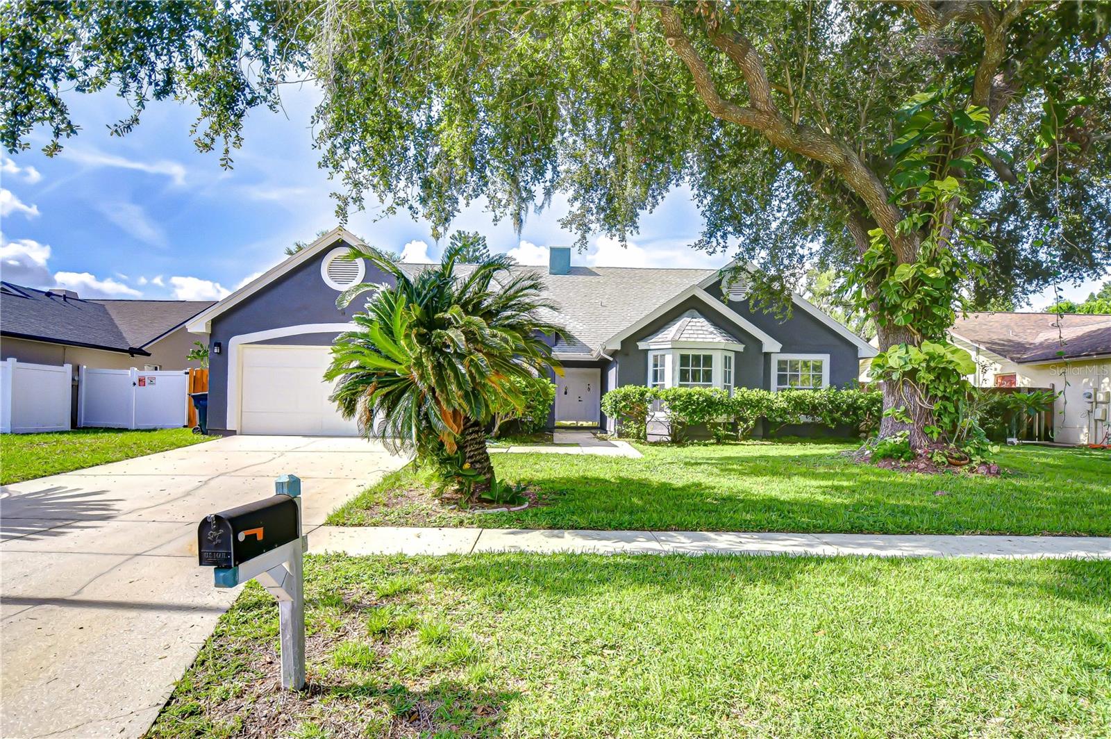 Beautiful curb appeal!