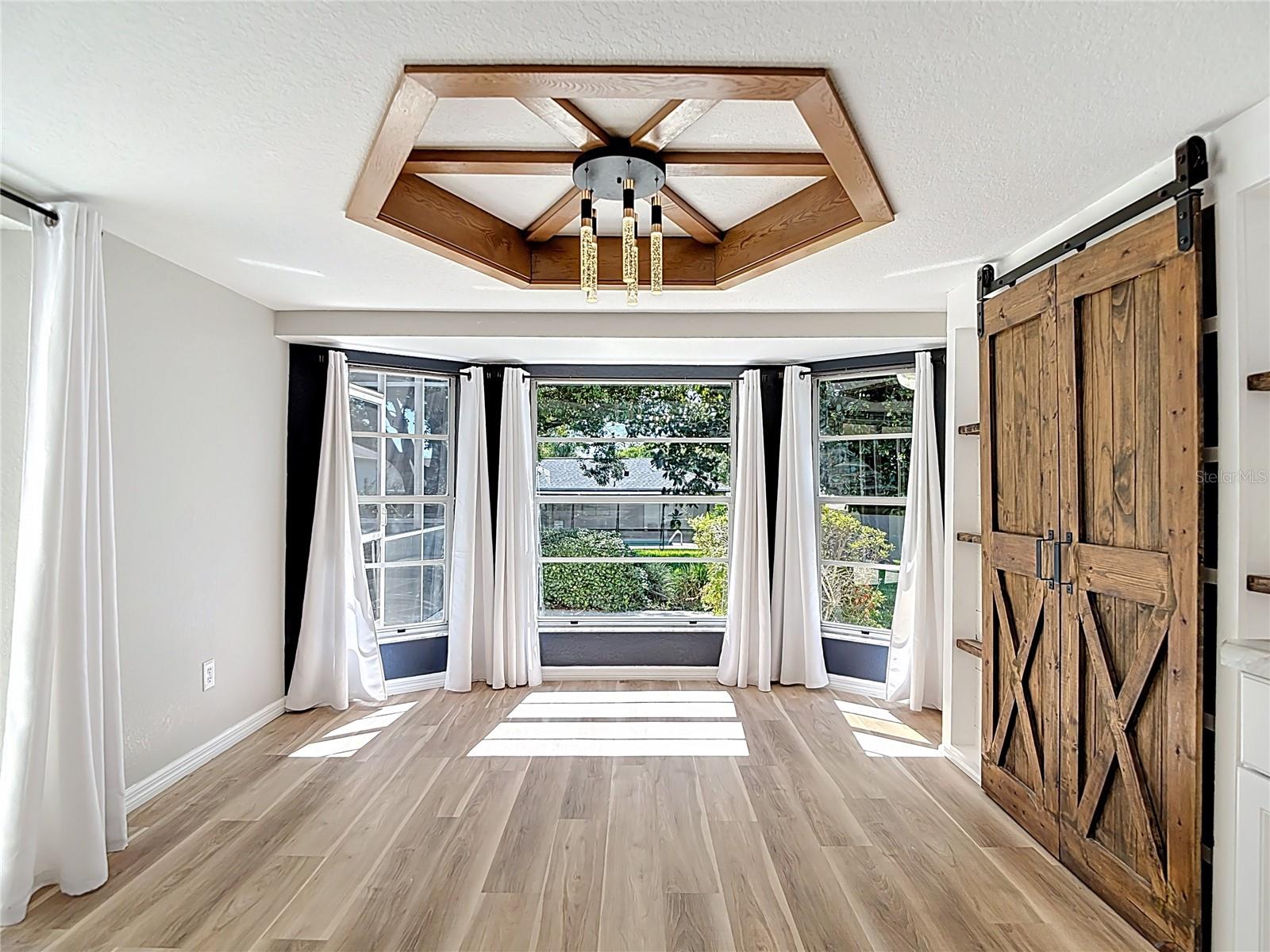 Breakfast Nook/Pantry