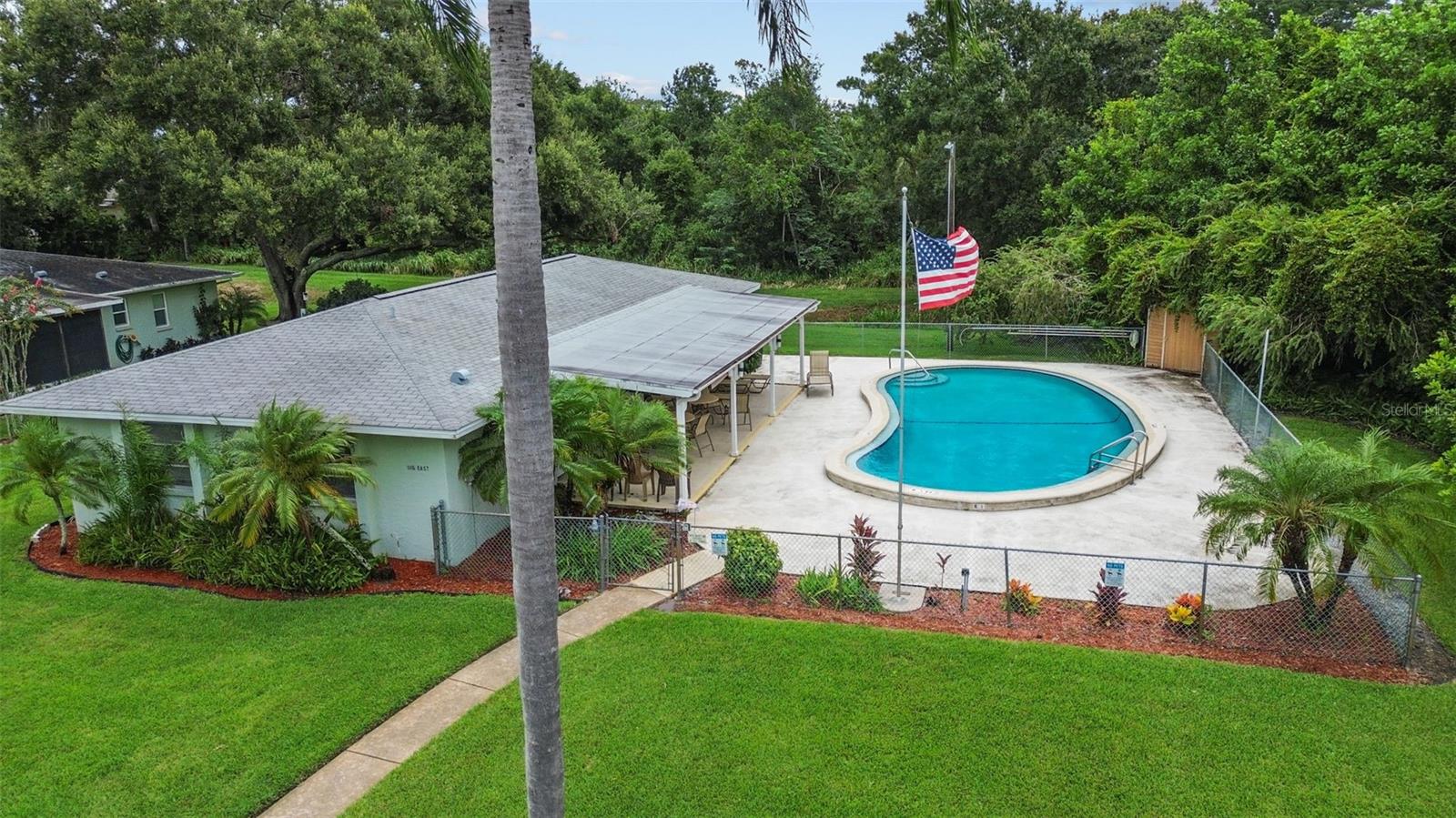 Community pool & club house