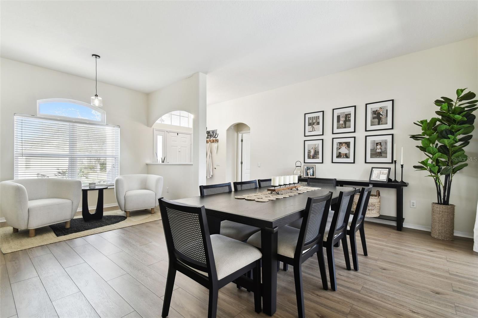 Living room/Dining room