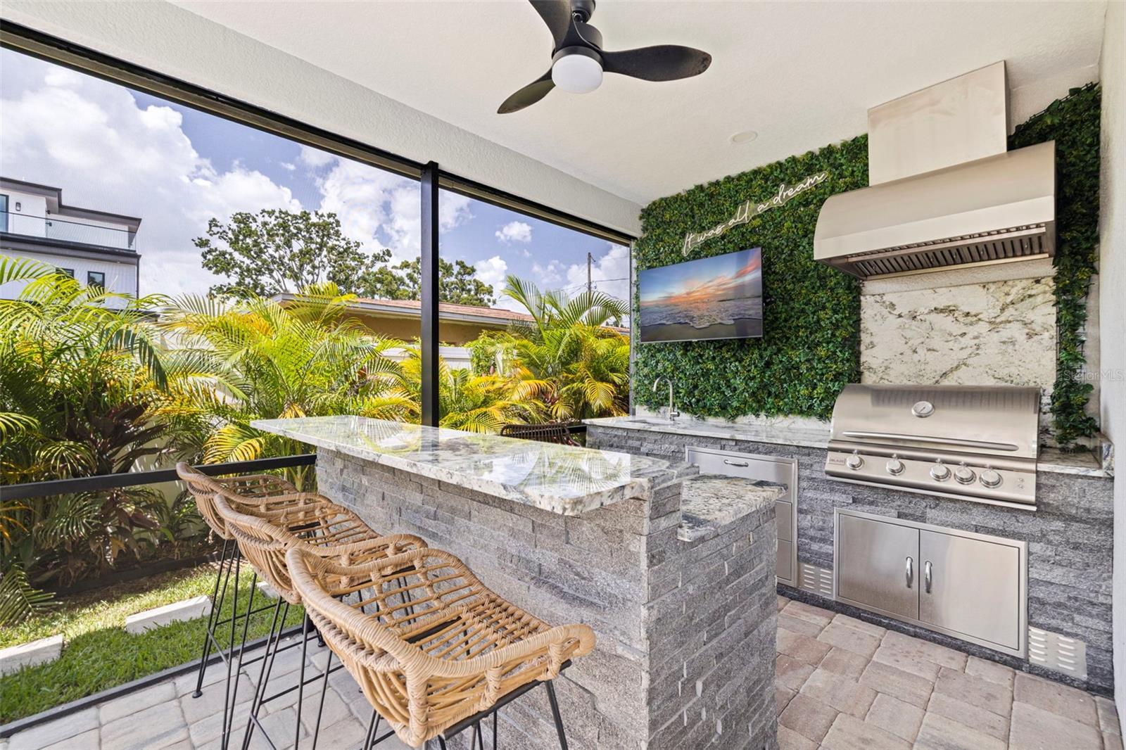 Outdoor Kitchen