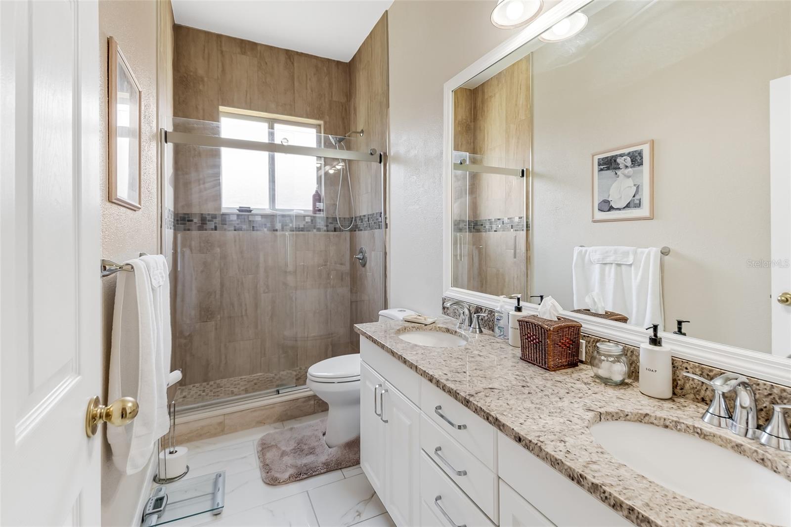 2ND FULL BATHROOM