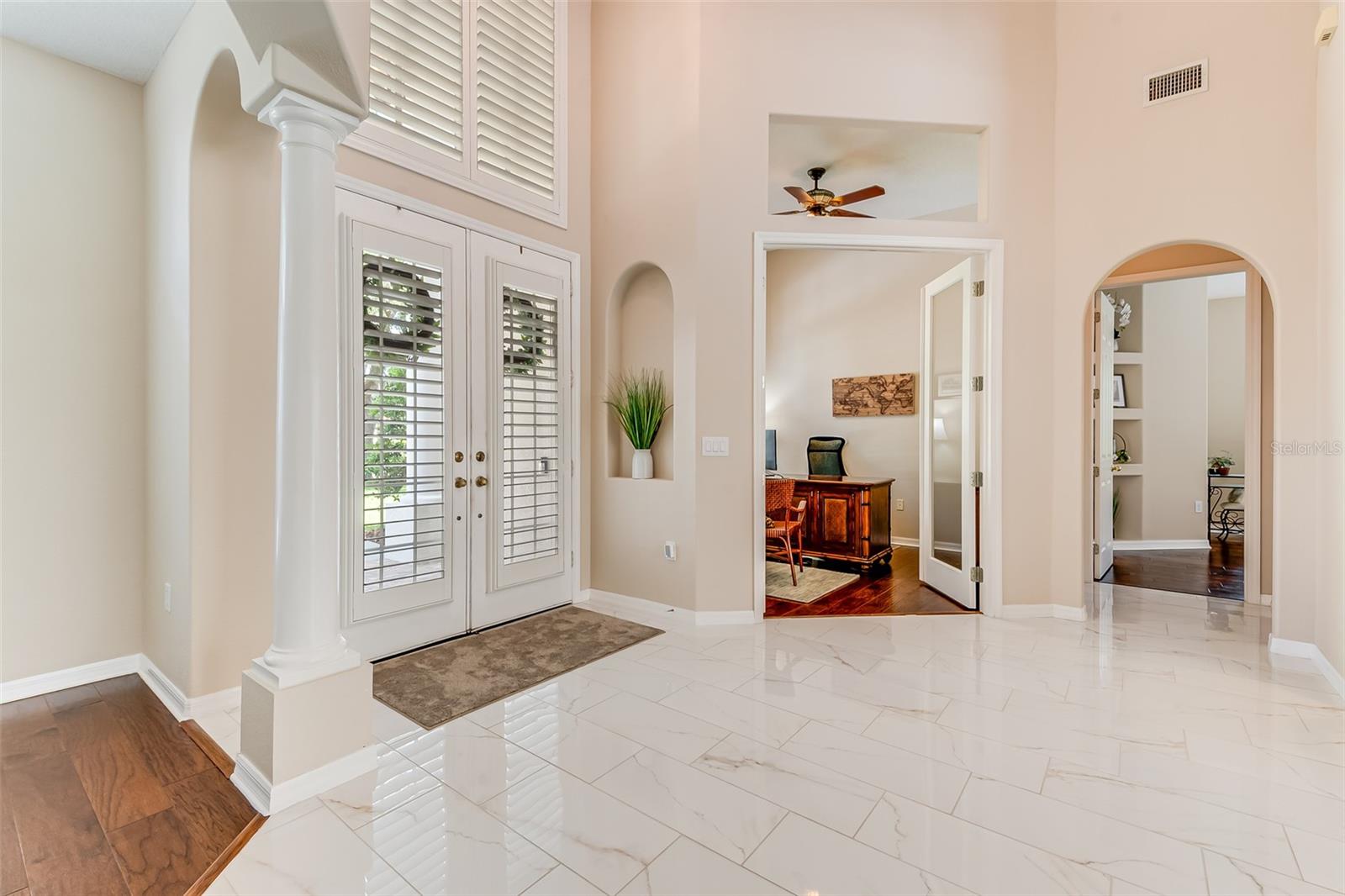 FOYER