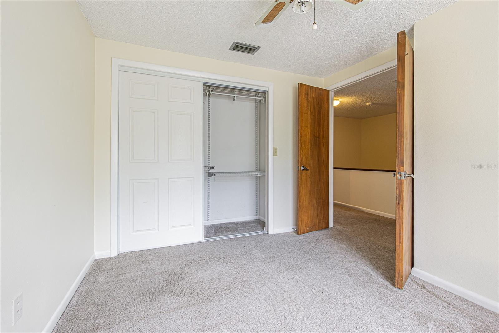 Bed 4 with double door entry