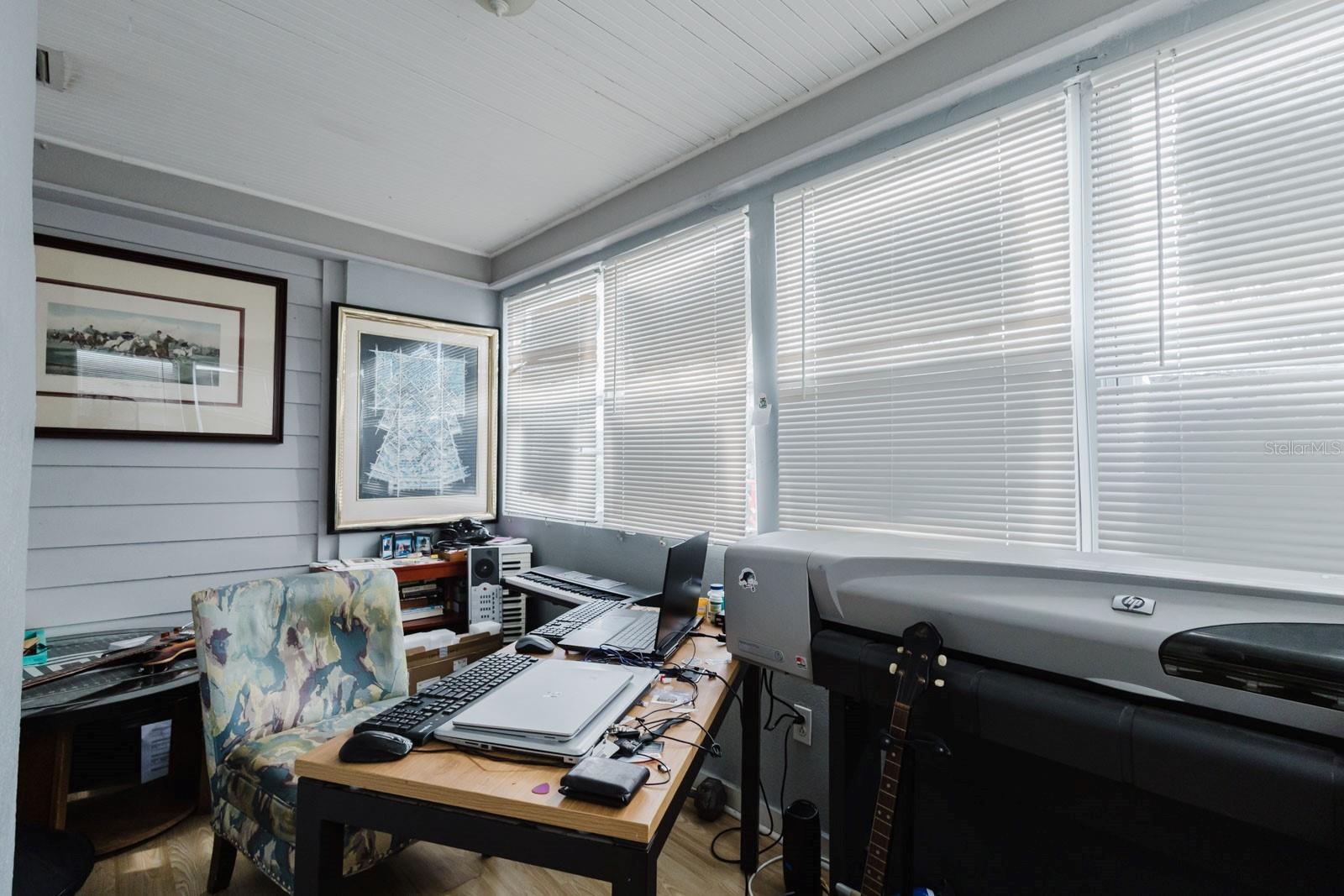 Bonus room, office area