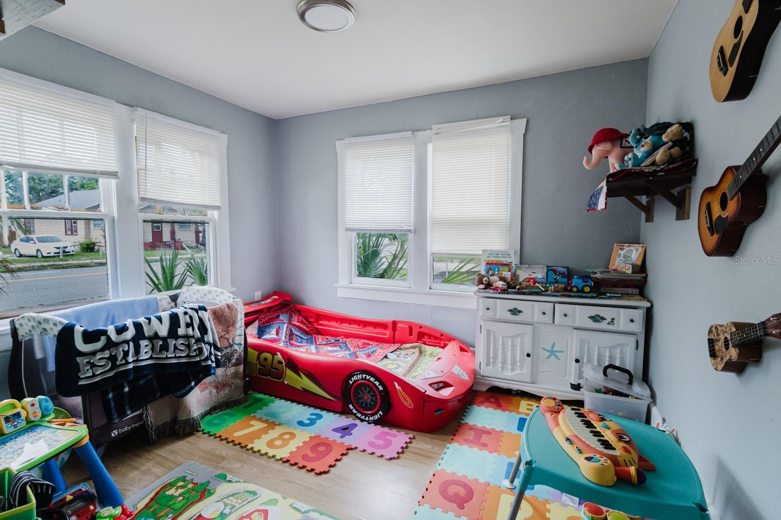 2nd bedroom