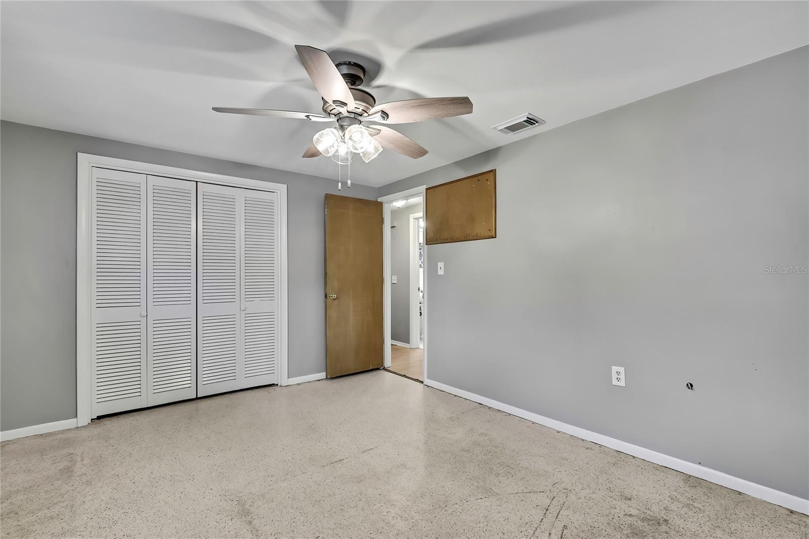opposite view of front bedroom