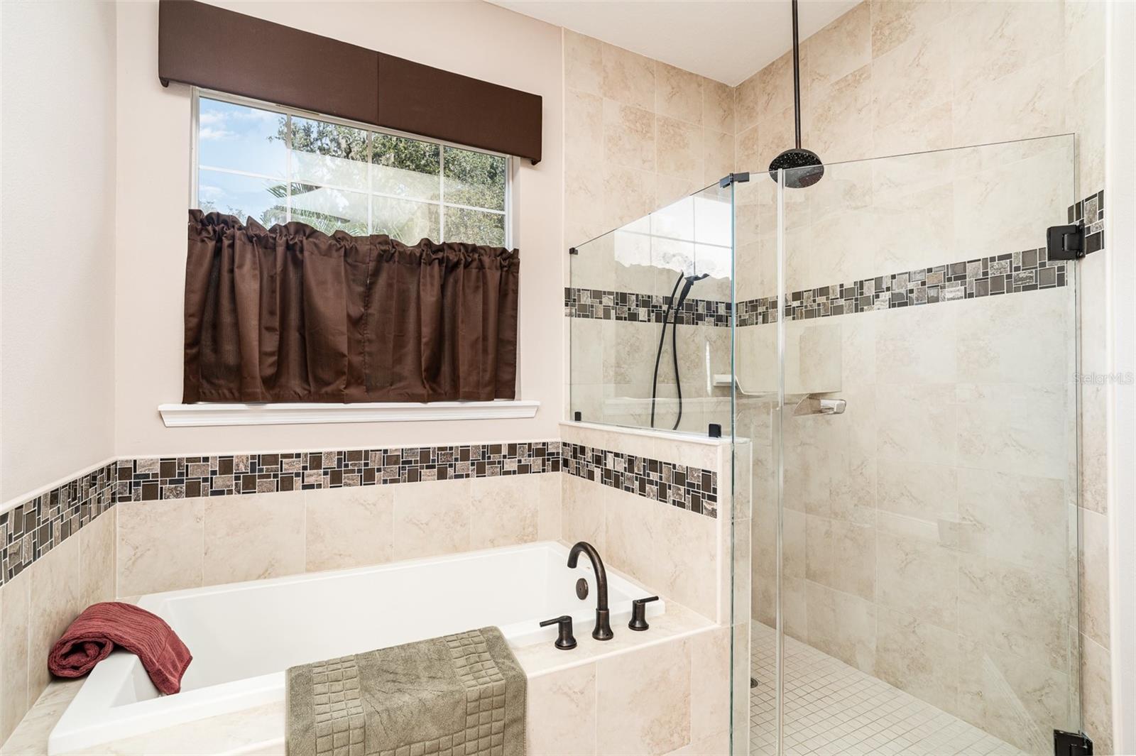 Owners Retreat separate tub and walk in shower