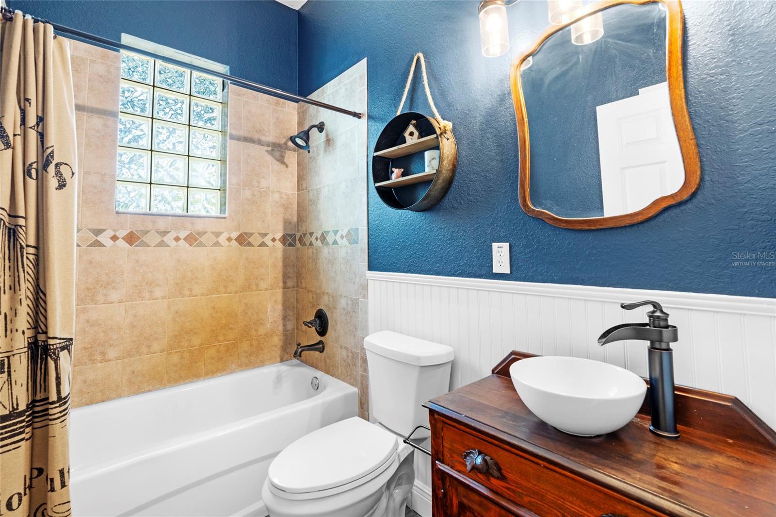 Some photos have been virtually staged for illustrative purposes. Furniture, decor, and finishes shown in these images may not accurately reflect the actual layout or features of the property. A personal visit is recommended for a complete and accurate representation.