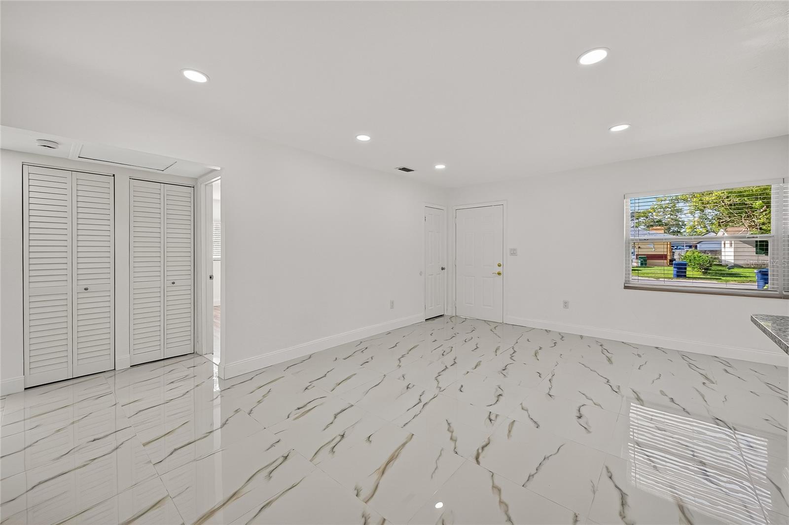 Living room - Hallways