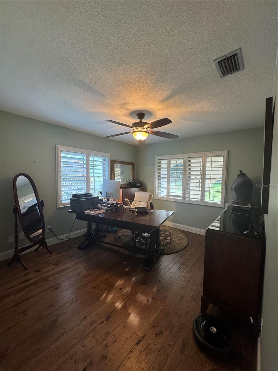 3rd bedroom currently used as office (previously had a master bed in this bedroom.