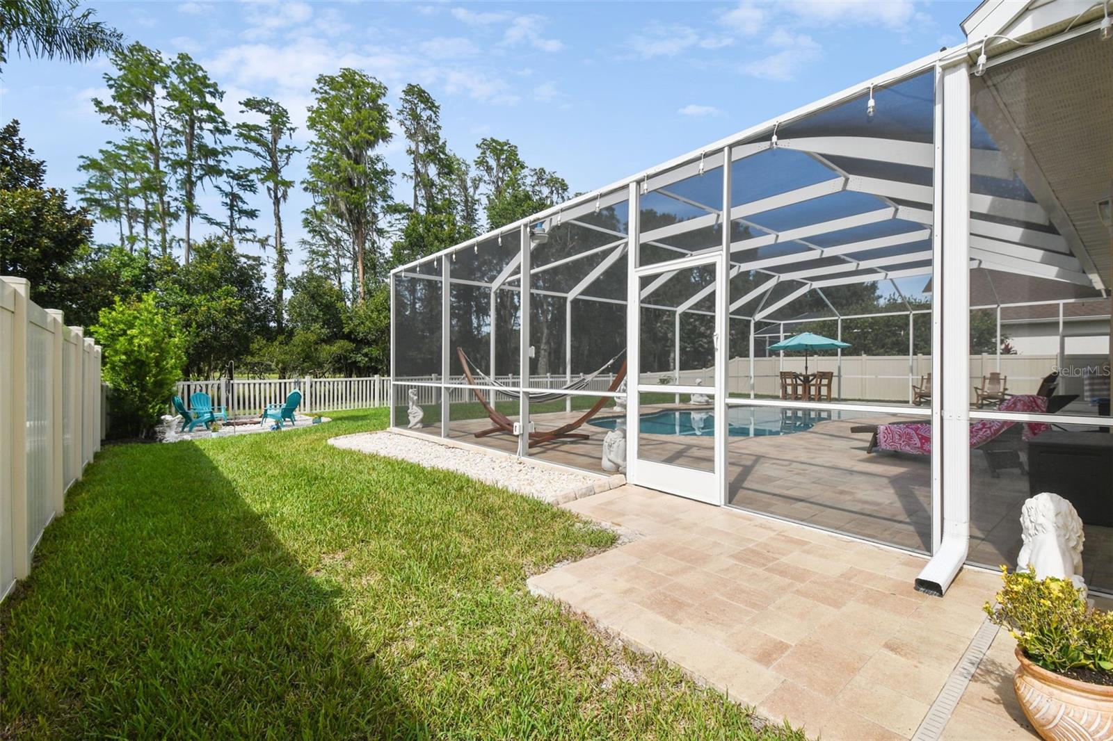 Side Pool Area