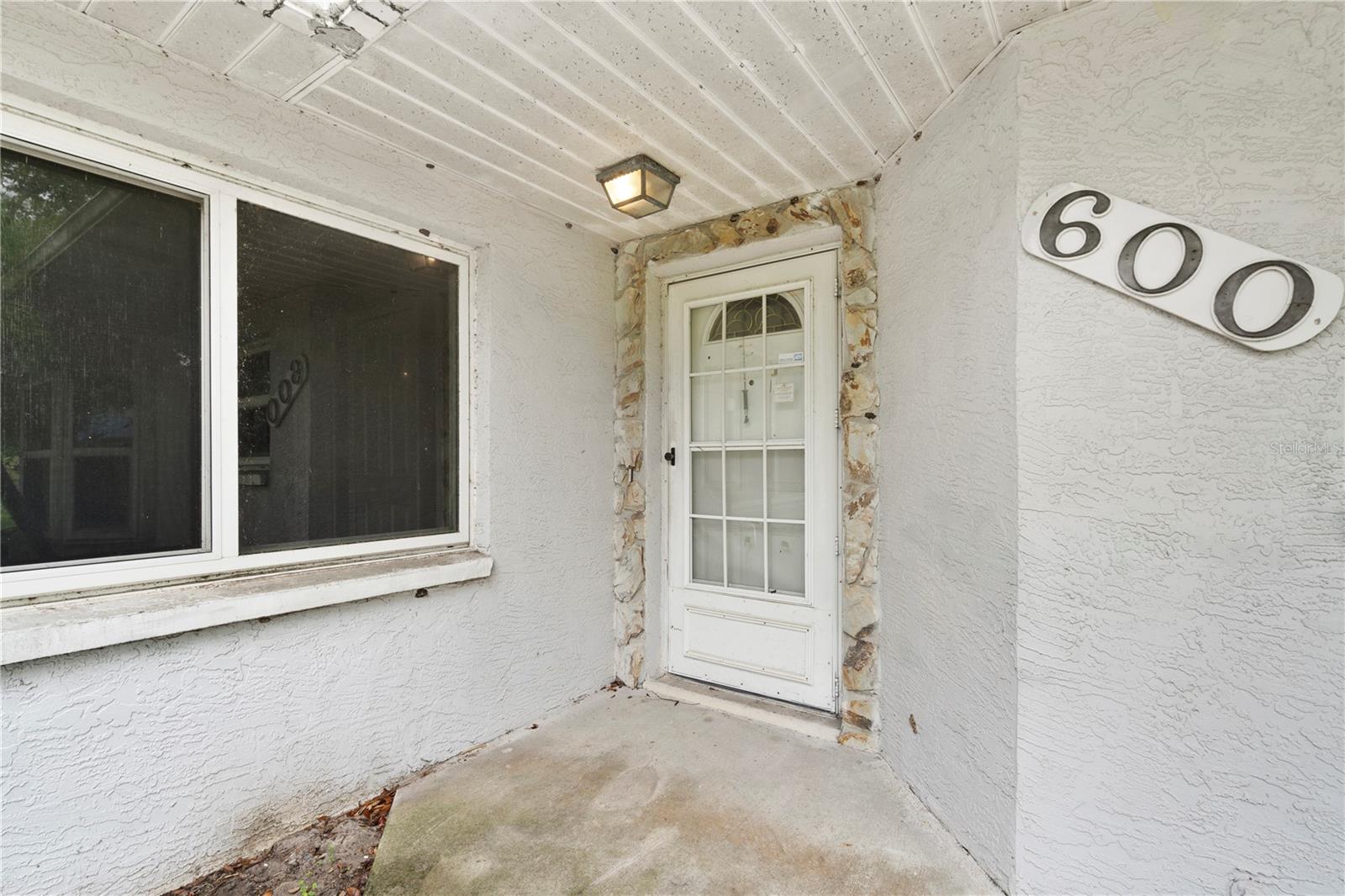 Covered front entryway