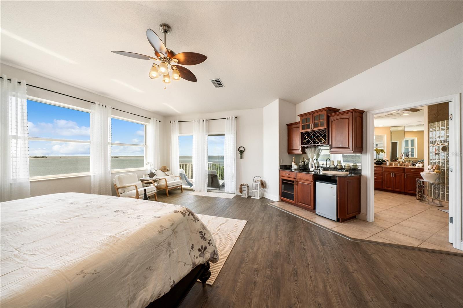 Wake up to panoramic water view