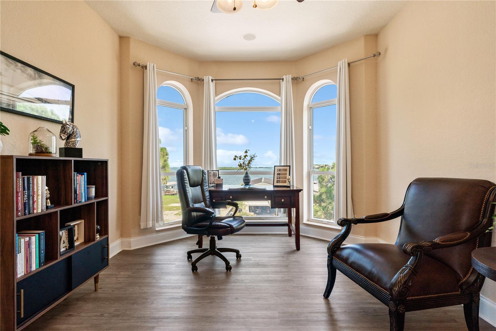 third floor fourth guest bedroom/office