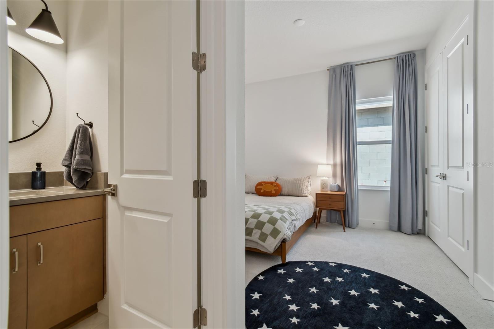 En-Suite Bedroom Bath Combo