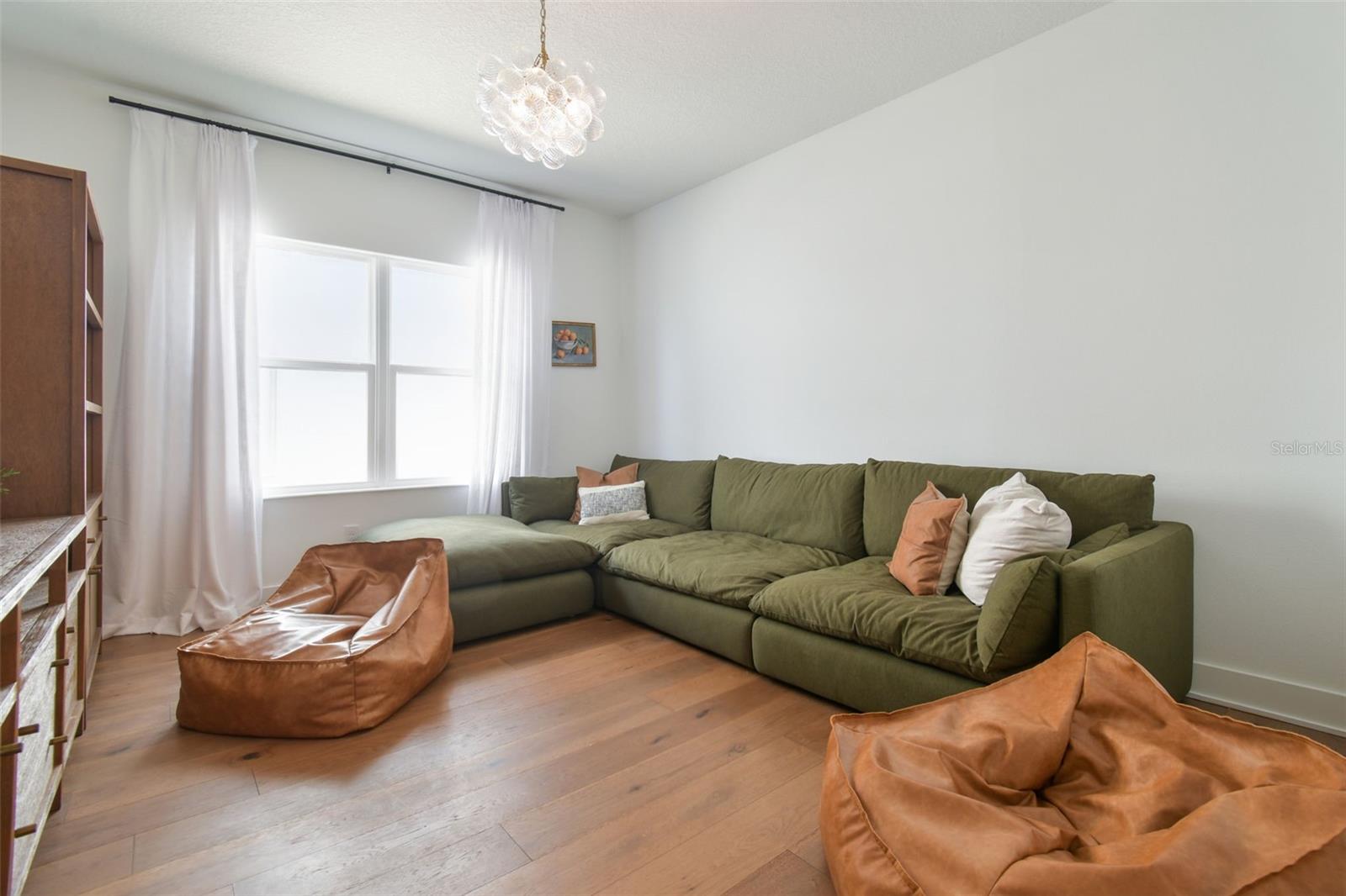 Huge Bonus Room