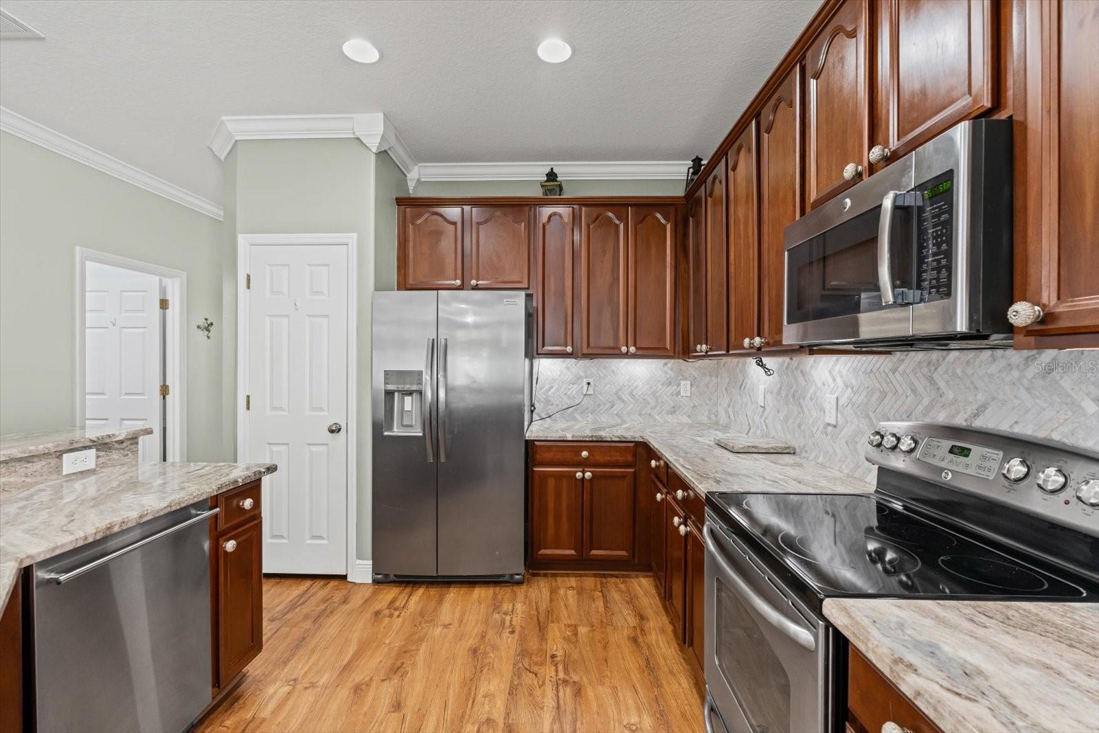 Undermount Lighting, Tile BackSplash