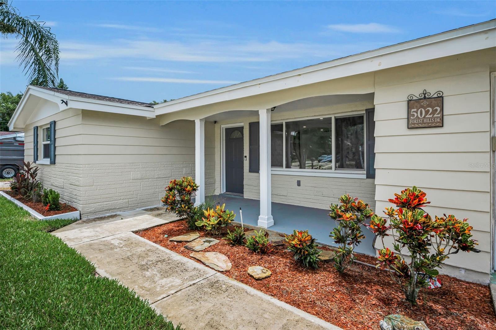 Front Porch5022 Forest Hills Dr, Holiday FL