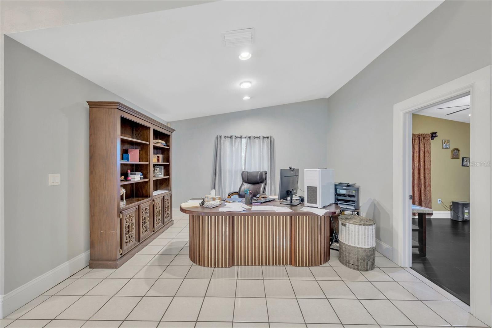 Den/ Office