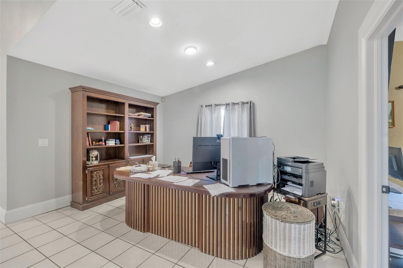 Den/ Office