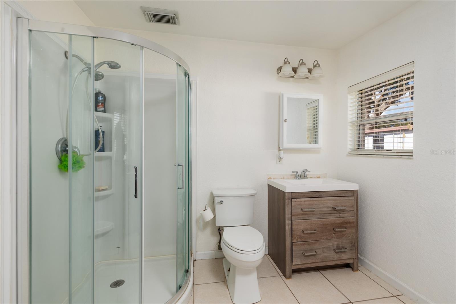 2nd Bathroom