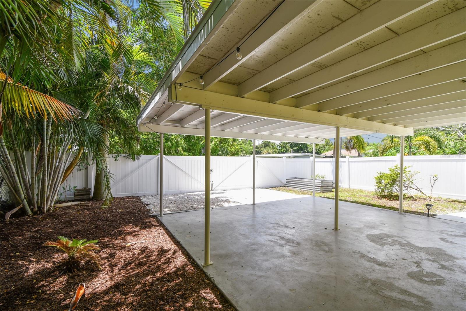 Car port