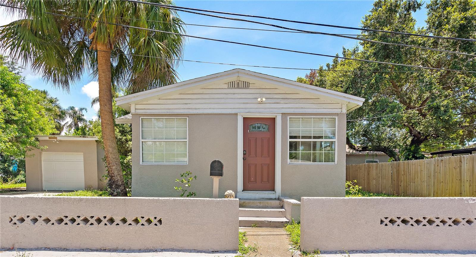 1145 Palm Bluff St