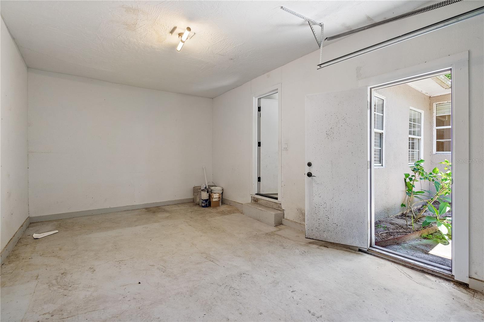 Garage door to outside