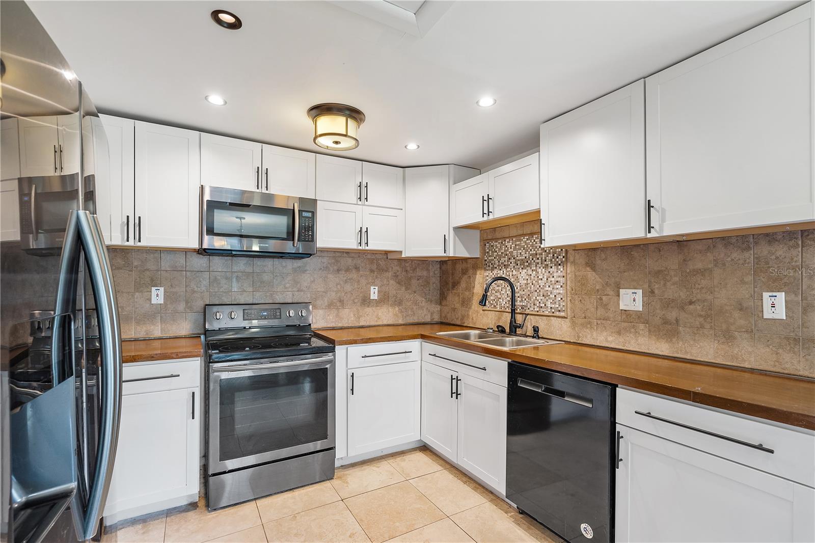 2020 Samsung Black Stainless Appliances
